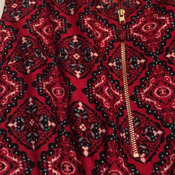 Patterned Romper - Picture 2 of 4